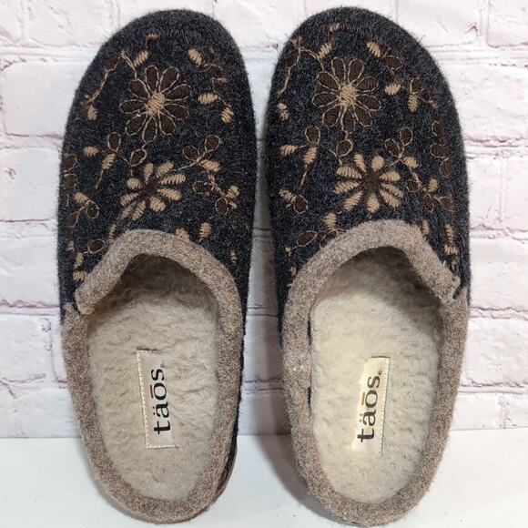 Taos Woolderness 2 Sz 39 US 8-8.5 Floral Gray Boho Embroidered Mules Clogs - Picture 2 of 11